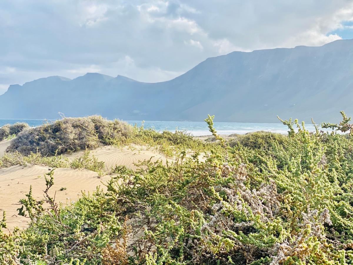 Canaryislandshost L Famara Surfer Экстерьер фото