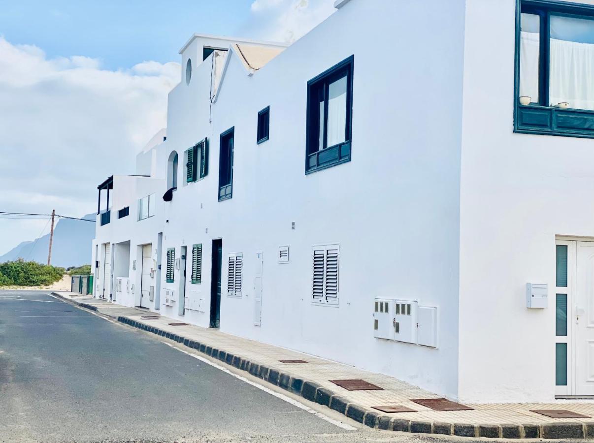 Canaryislandshost L Famara Surfer Экстерьер фото