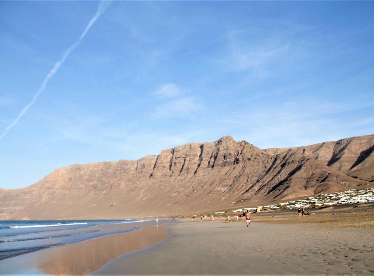Canaryislandshost L Famara Surfer Экстерьер фото