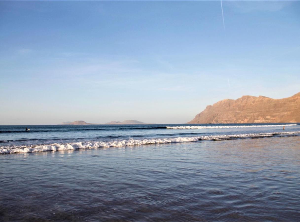 Canaryislandshost L Famara Surfer Экстерьер фото