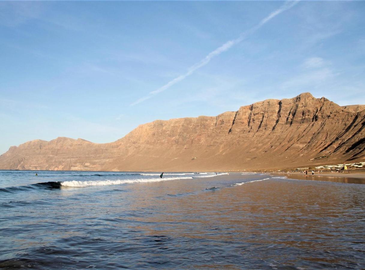 Canaryislandshost L Famara Surfer Экстерьер фото