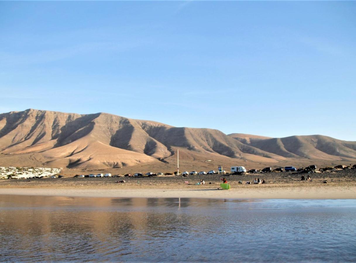 Canaryislandshost L Famara Surfer Экстерьер фото